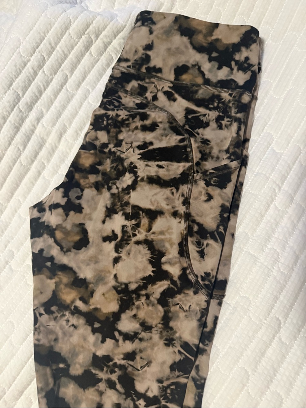 Lululemon Leggings in Black and Taupe
